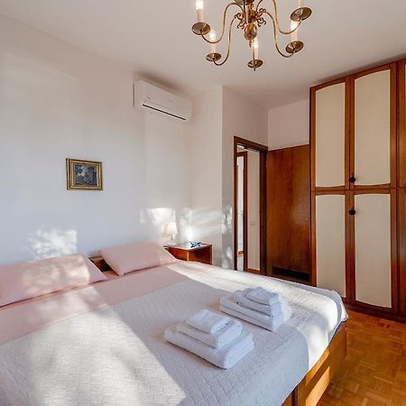 Apartament Portosole Attic - With Terrace And Private Parking San Remo Zewnętrze zdjęcie